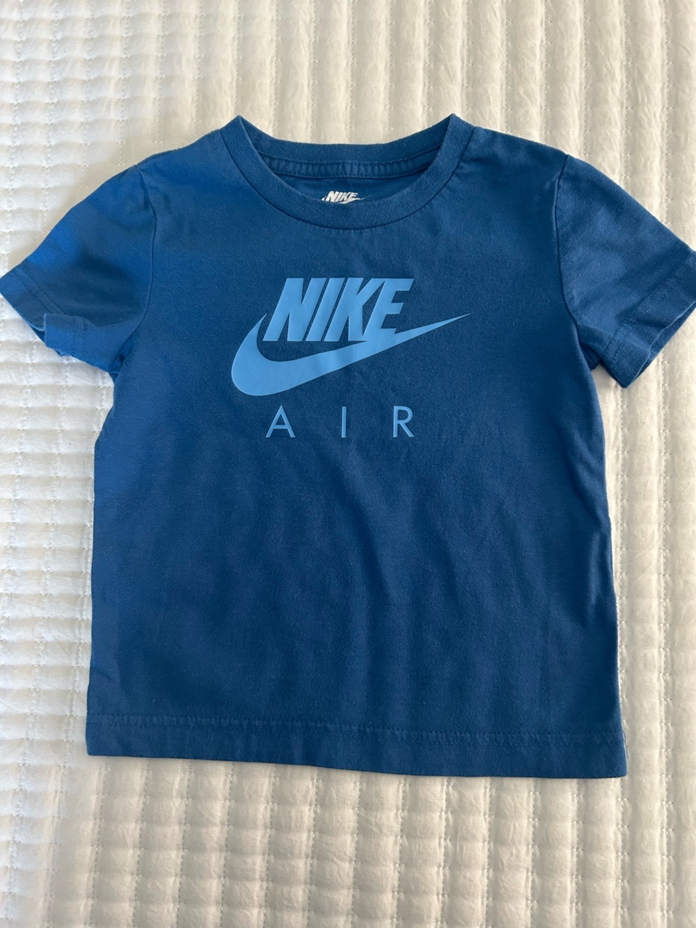 Nike 3T Bundle Short Sleeve Graphic Tees. - Picture 6 of 9